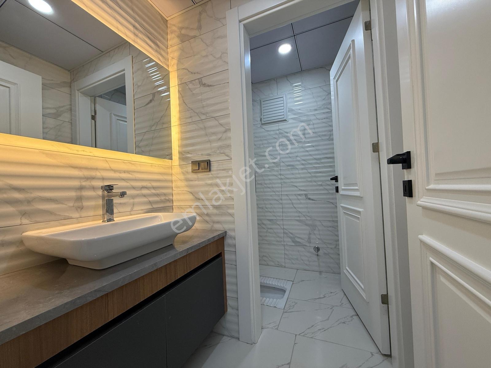 S. Eyyubide Geniş Satılık Daire | Yerden Isıtma | 30-40 M² Depo — fotoğraf 17