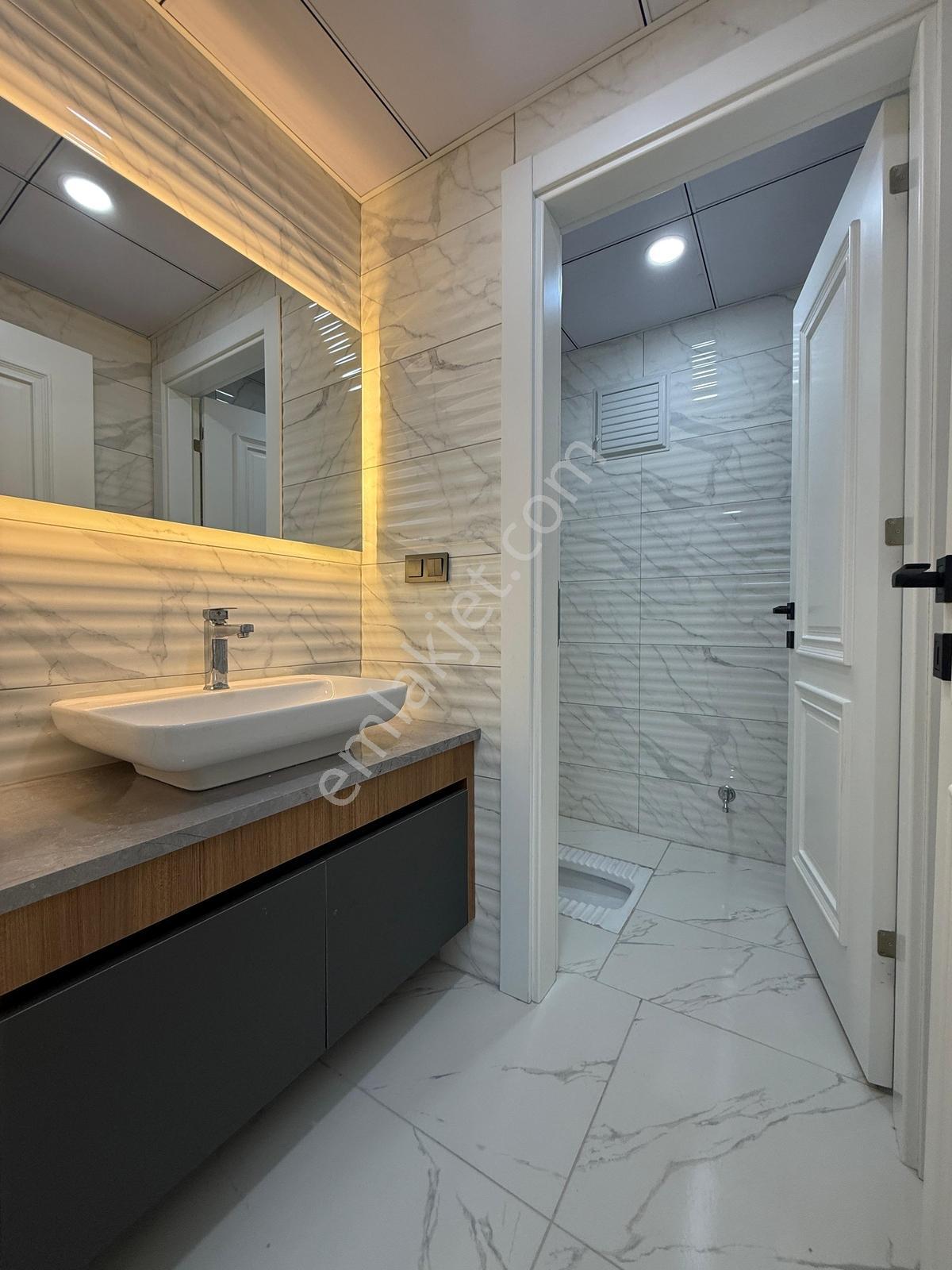 S. Eyyubide Geniş Satılık Daire | Yerden Isıtma | 30-40 M² Depo — fotoğraf 19
