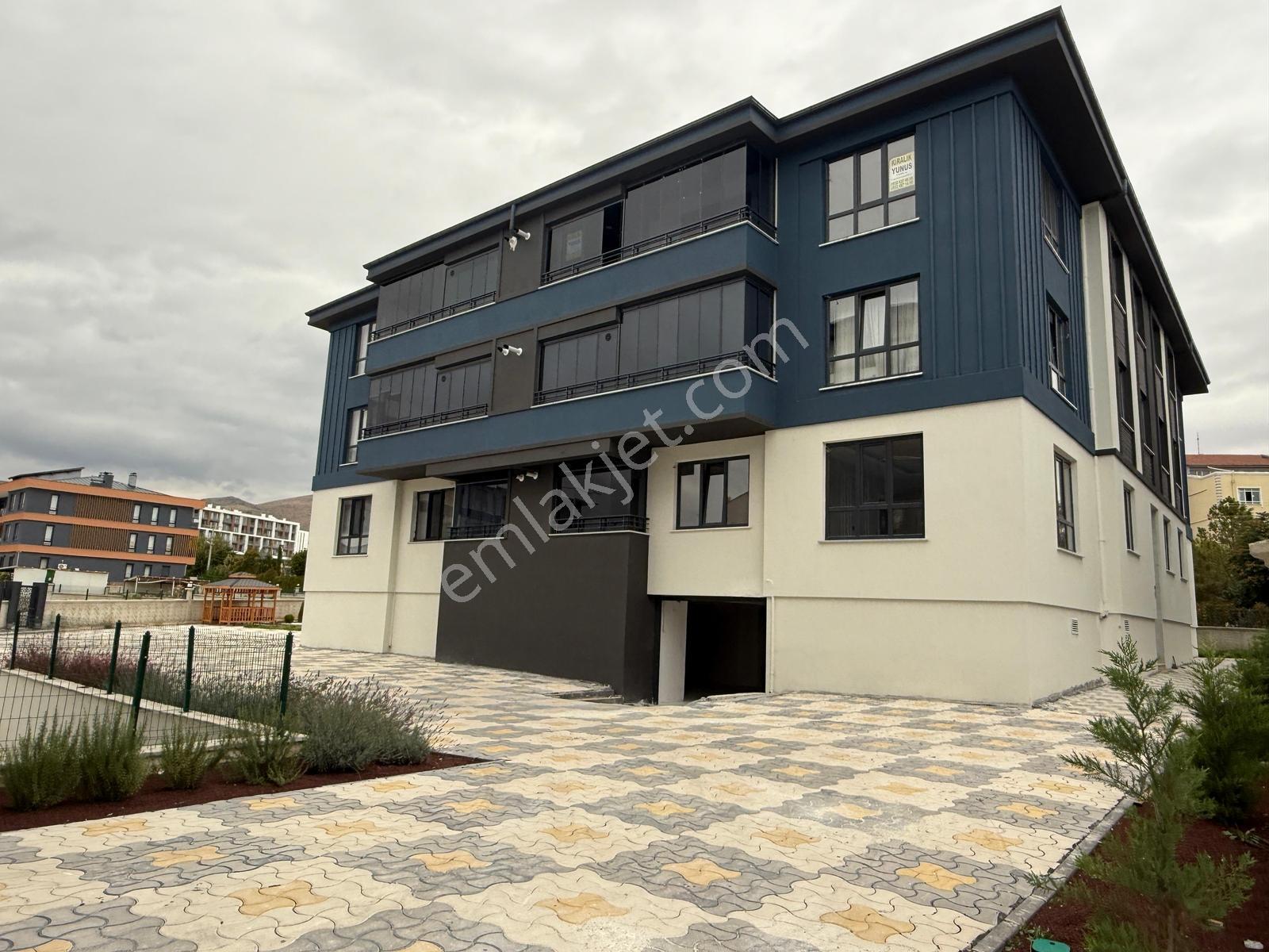 S. Eyyubide Geniş Satılık Daire | Yerden Isıtma | 30-40 M² Depo — fotoğraf 33
