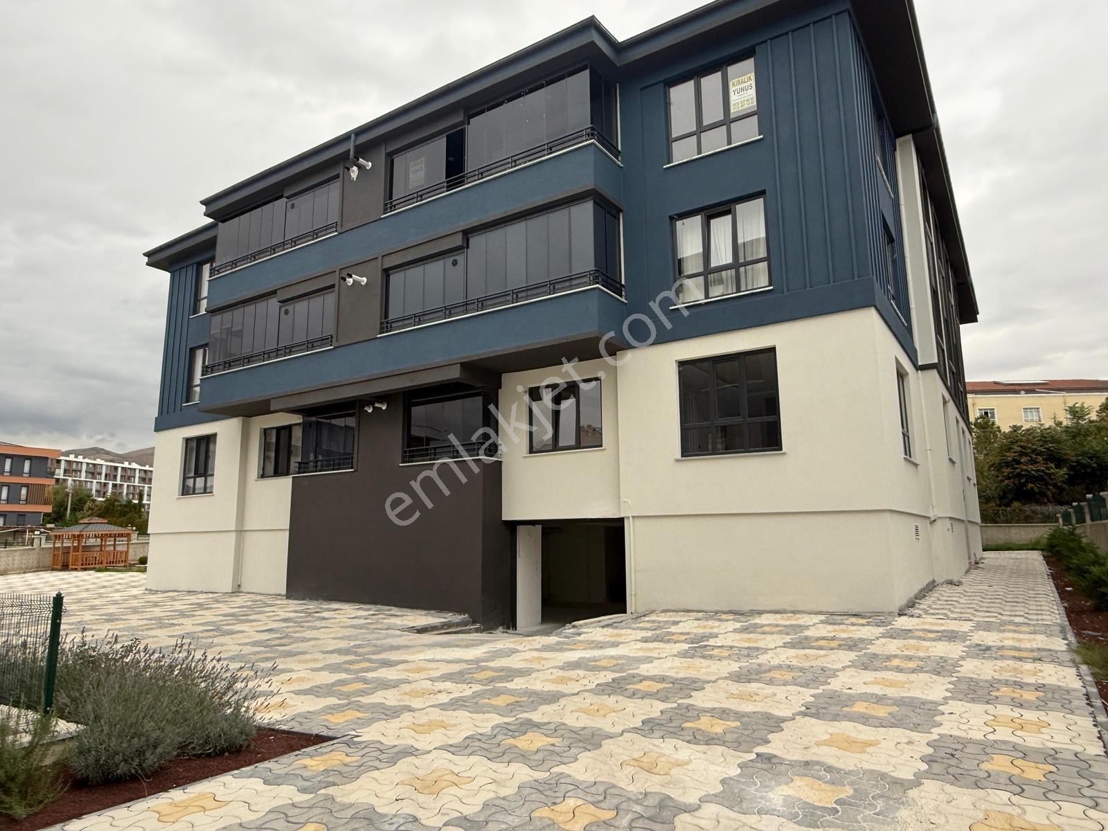 S. Eyyubide Geniş Satılık Daire | Yerden Isıtma | 30-40 M² Depo — fotoğraf 36