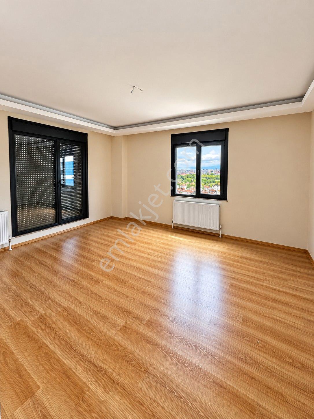 Maltepe Altayçeşmede Site İçi Boş 2+1 | Havuzlu & Güvenlikli — fotoğraf 3