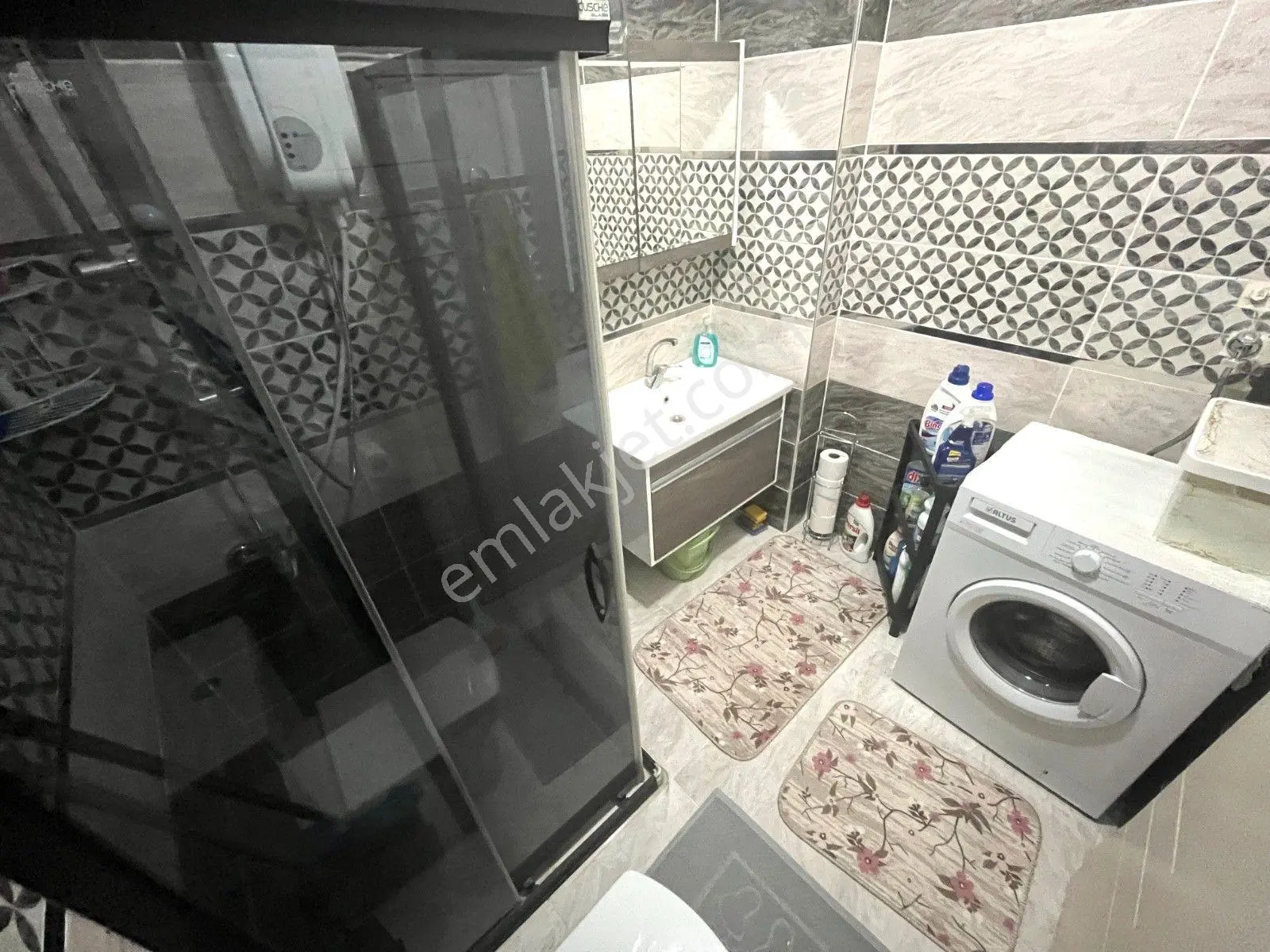 𝄞melodi'den Akçay Merkez'de Piyasanın Altında Ön Cephe Asansörlü Cam Balkon 1+1 Daire — fotoğraf 24