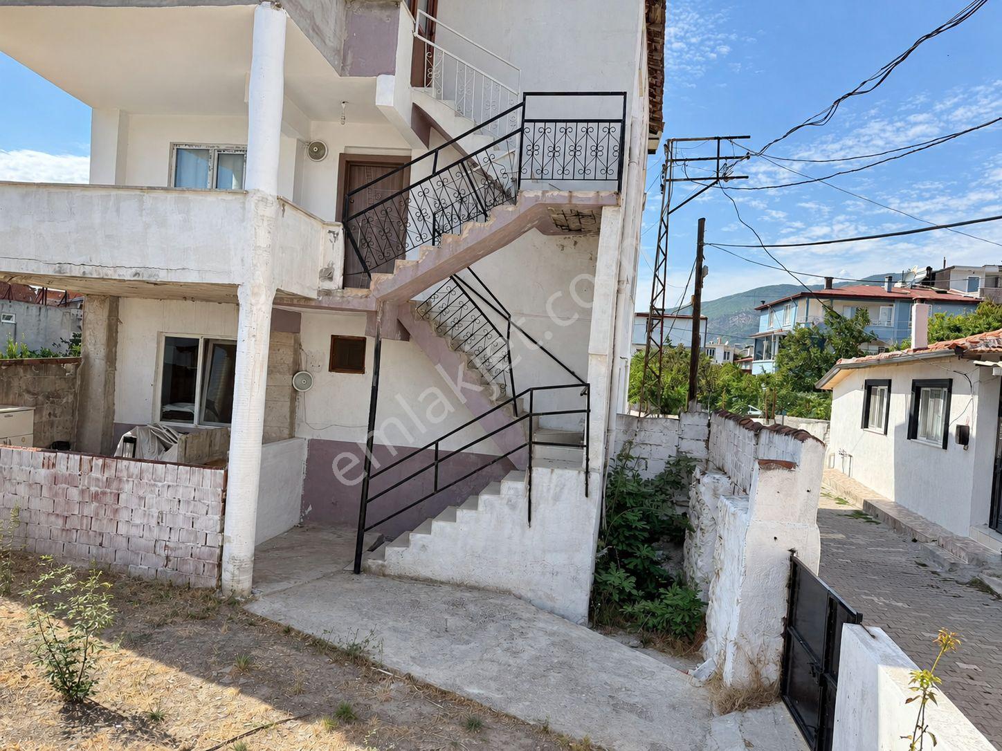 Sadece Yükselden Kızılkeçılı De Müstakil Tadında Fırsat 2+1 — fotoğraf 25