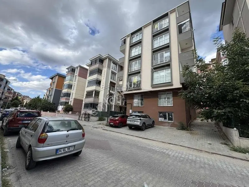 Tema Emlaktan 100.Yıl Mah Ferah Arakat Satılık 2+1 Daire