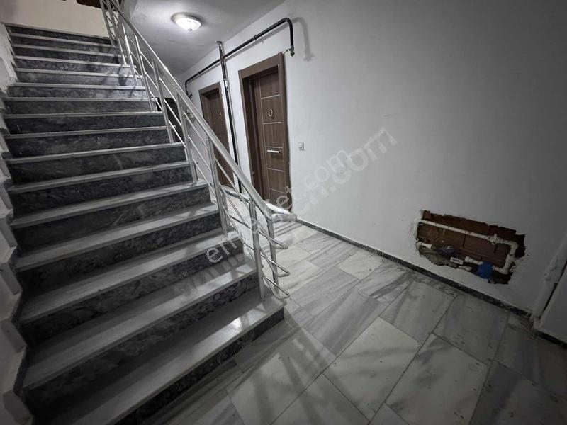 Tema Emlaktan 100.yıl Mah Ferah Arakat Satılık 2+1 Daire — fotoğraf 3