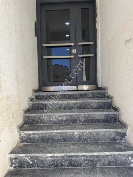 Tema Emlaktan Altınovamah Lokasyonugüzel Sıfır 1+1 Satılık Daire — fotoğraf 2