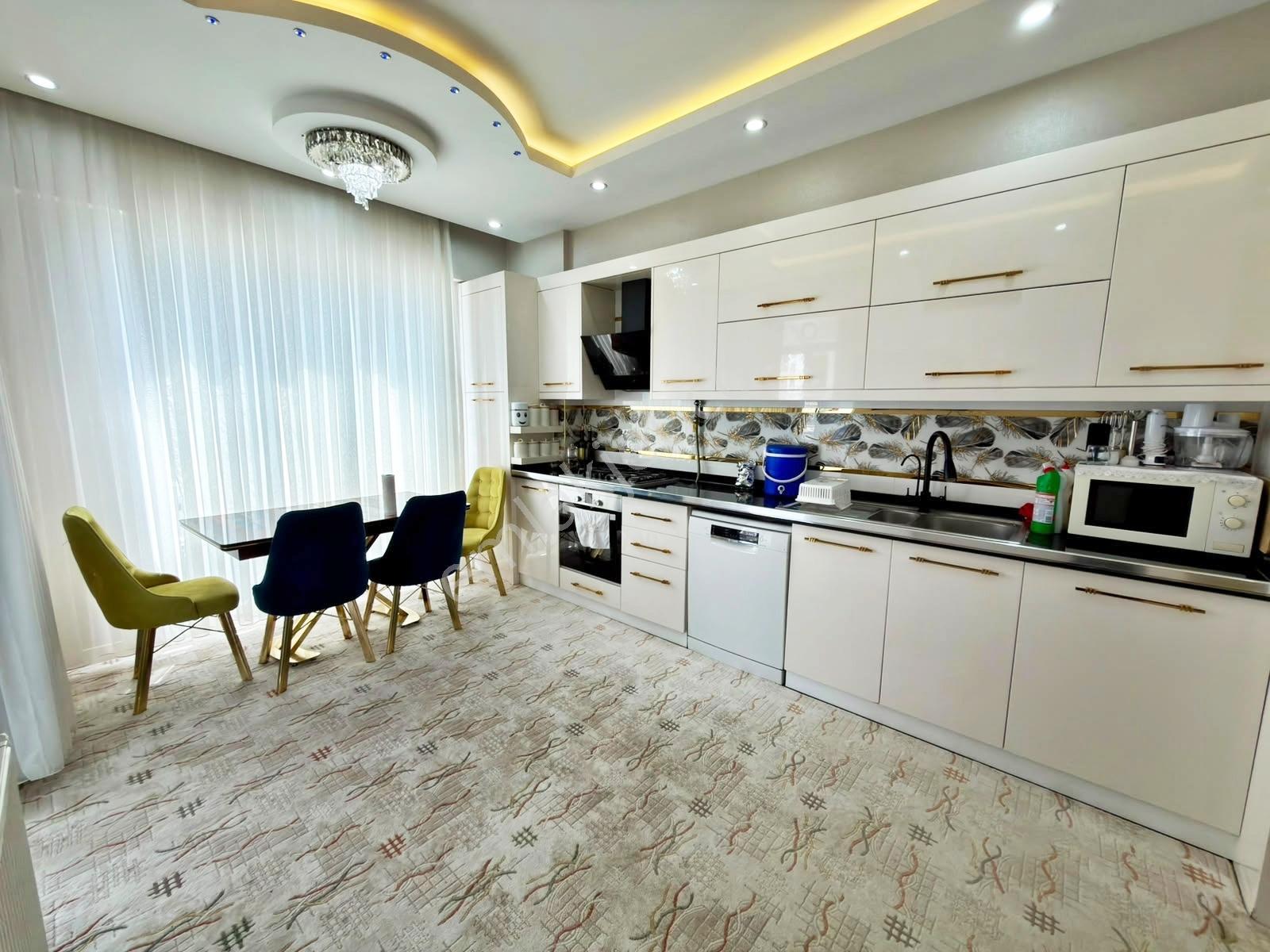 Karacaahmet'Te Merkez Konum Geniş Çift Cam Balkon Bakımlı Lüx3+1