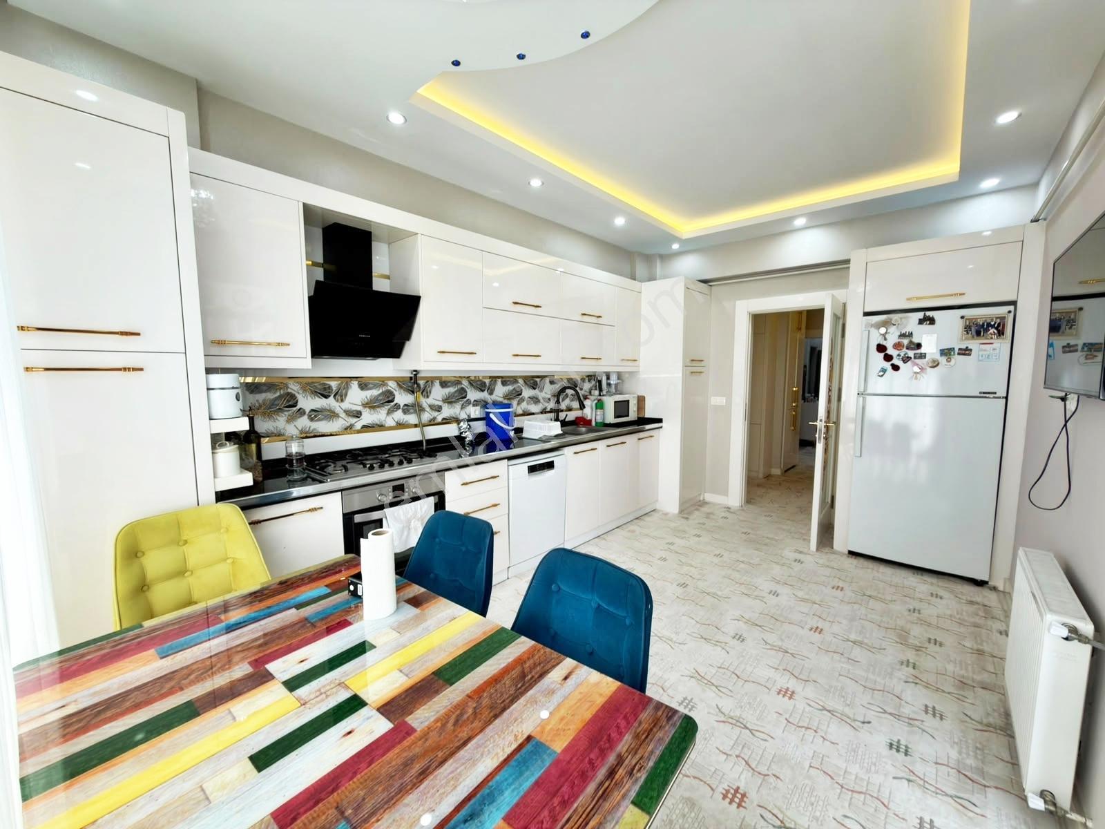 Karacaahmet'te Merkez Konum Geniş Çift Cam Balkon Bakımlı Lüx3+1 — fotoğraf 2