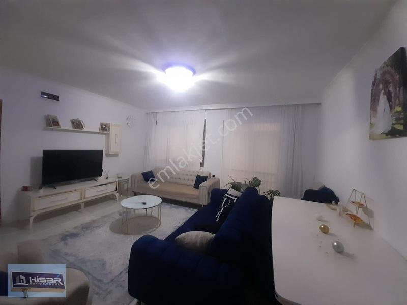 Hisar'Dan Mürsel Uluçta Genc Binada Cadde Paraleli 2+1 Daire