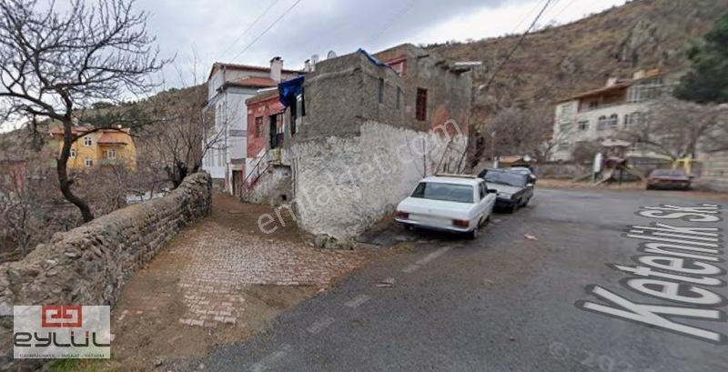 Hisarcık Meydanda - Tek Tapu 2 Katlı Avlulu Ev