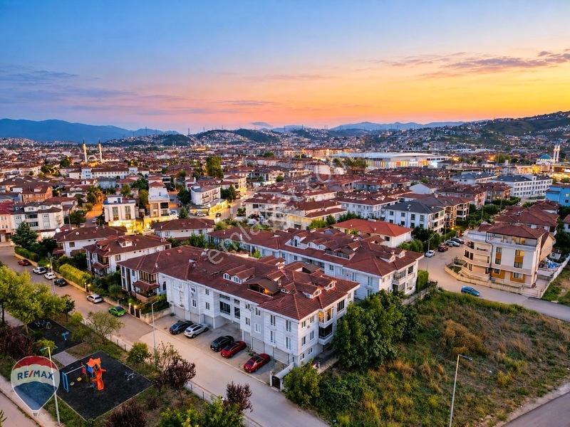 Serdivan Arabacıalanında Satılık Kullanışlı 5+1 Çatı Dubleks