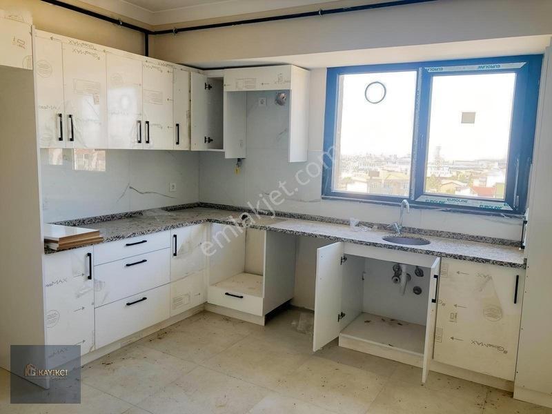 Şekerpınarda Otoban Yakını 2+1 Çatı Dubleks — fotoğraf 3