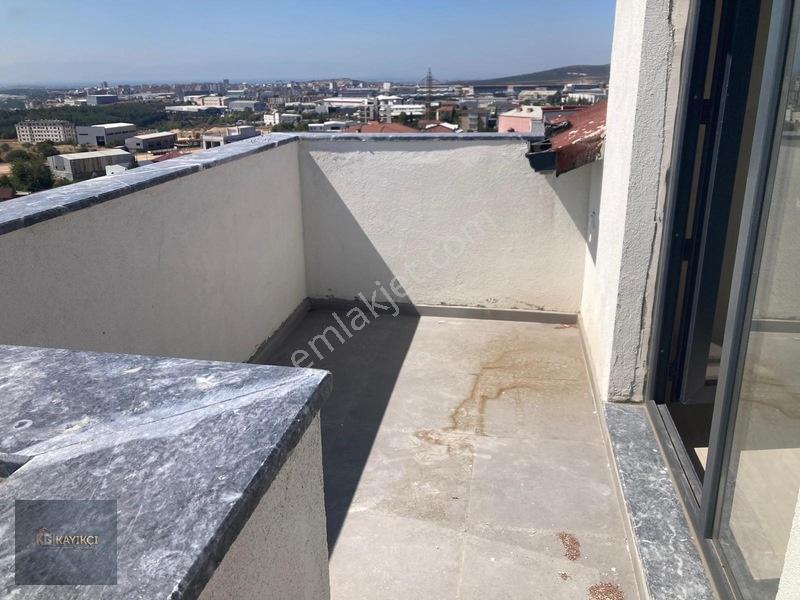 Şekerpınarda Otoban Yakını 2+1 Çatı Dubleks — fotoğraf 8