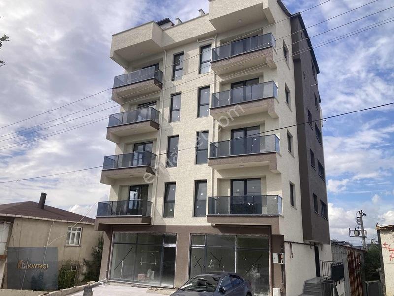 Şekerpınarda Otoban Yakını 2+1 Çatı Dubleks — fotoğraf 11
