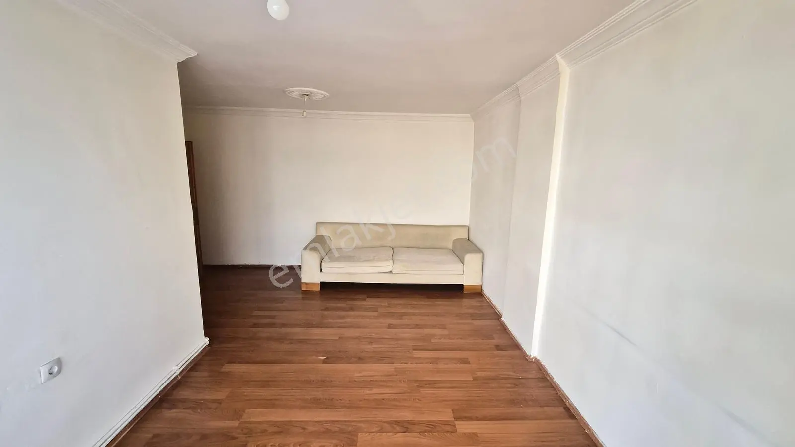 Abidinpaşada Kot-3 De 2+1 Yapılı Satılık Daire — fotoğraf 2