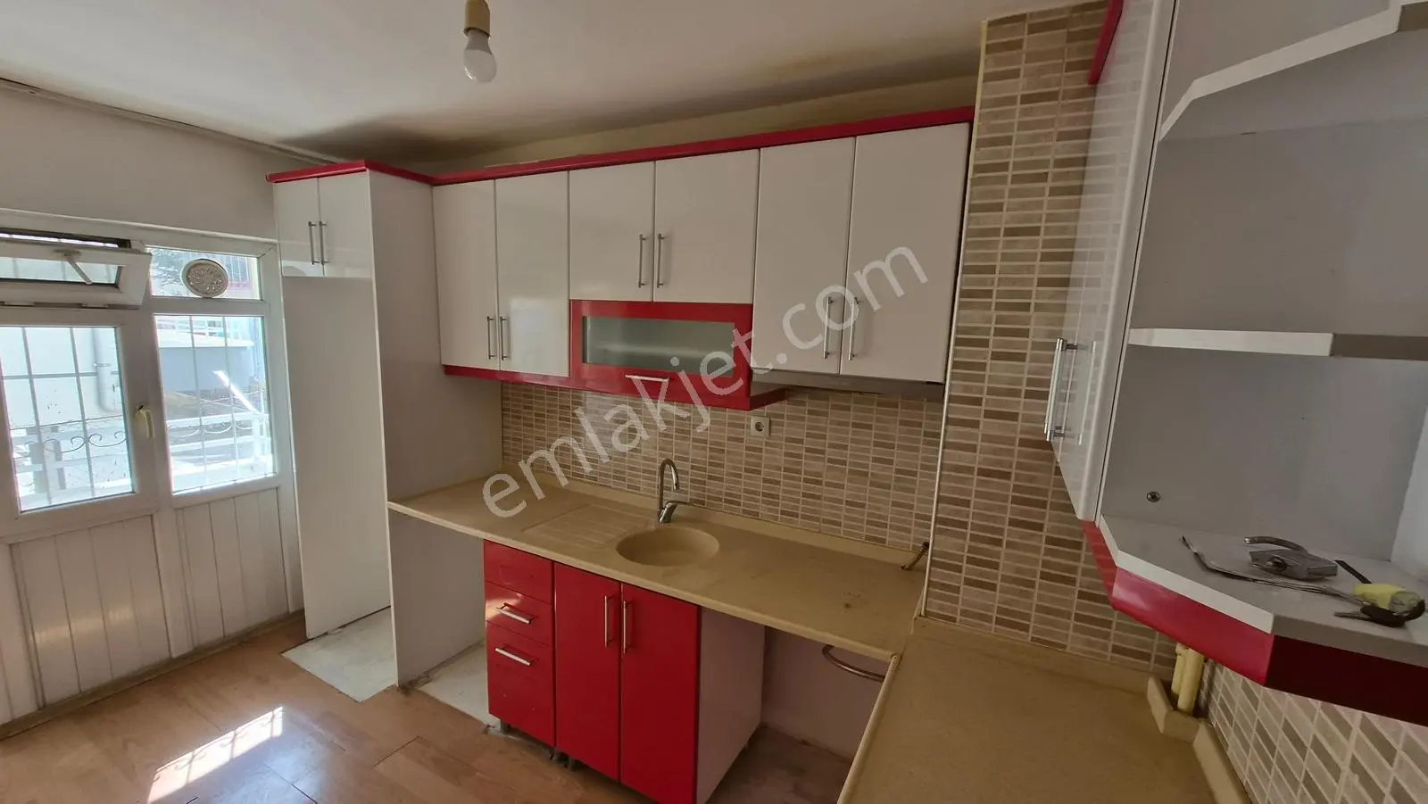 Abidinpaşada Kot-3 De 2+1 Yapılı Satılık Daire — fotoğraf 8