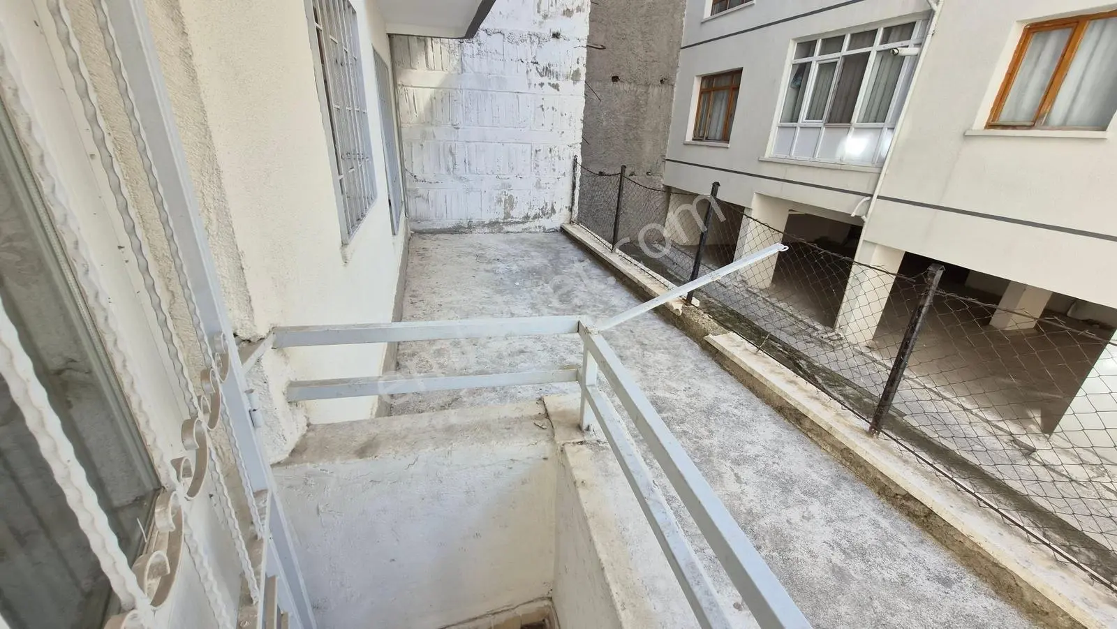 Abidinpaşada Kot-3 De 2+1 Yapılı Satılık Daire — fotoğraf 10