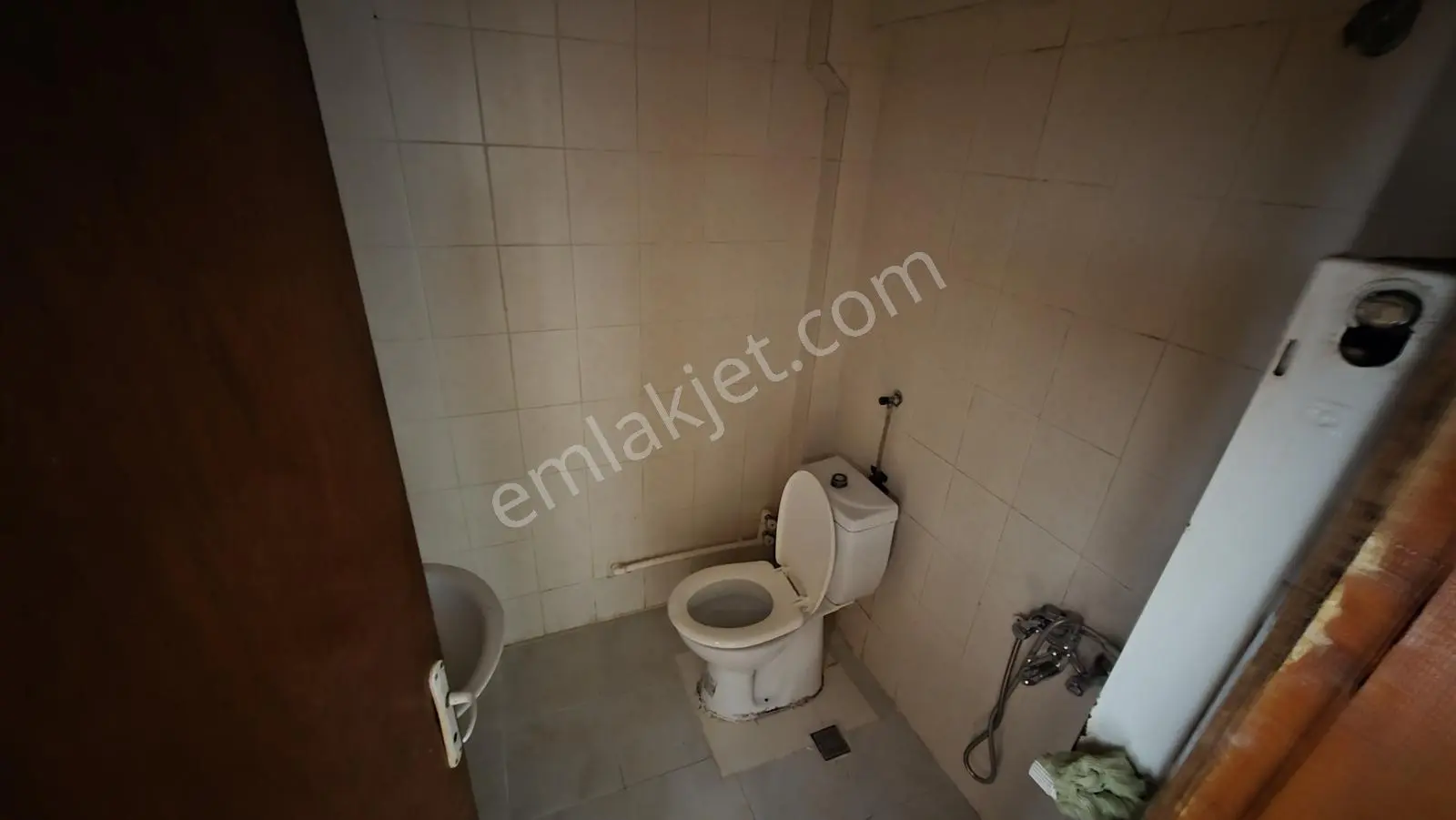 Abidinpaşada Kot-3 De 2+1 Yapılı Satılık Daire — fotoğraf 16