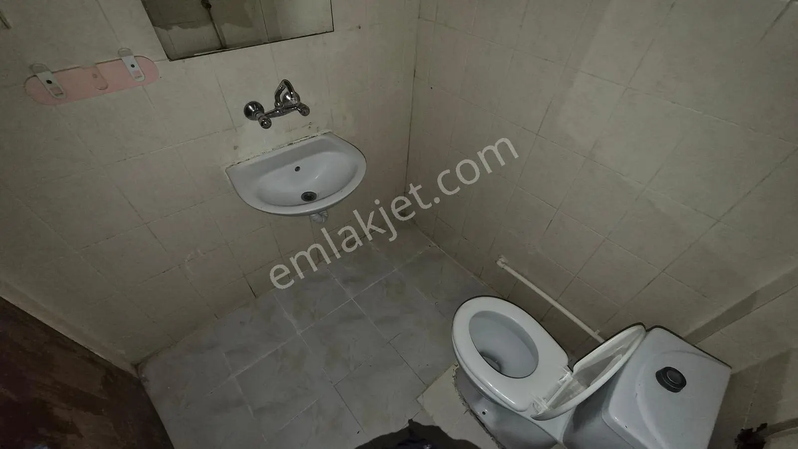 Abidinpaşada Kot-3 De 2+1 Yapılı Satılık Daire — fotoğraf 17