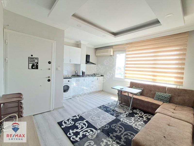 Remax Smyrna'dan Buca Şirinyer Merkez'de Satılık Eşyalı1+1 Daire