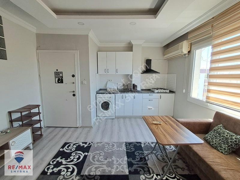 Remax Smyrna'dan Buca Şirinyer Merkez'de Satılık Eşyalı1+1 Daire — fotoğraf 2