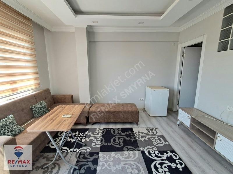 Remax Smyrna'dan Buca Şirinyer Merkez'de Satılık Eşyalı1+1 Daire — fotoğraf 3