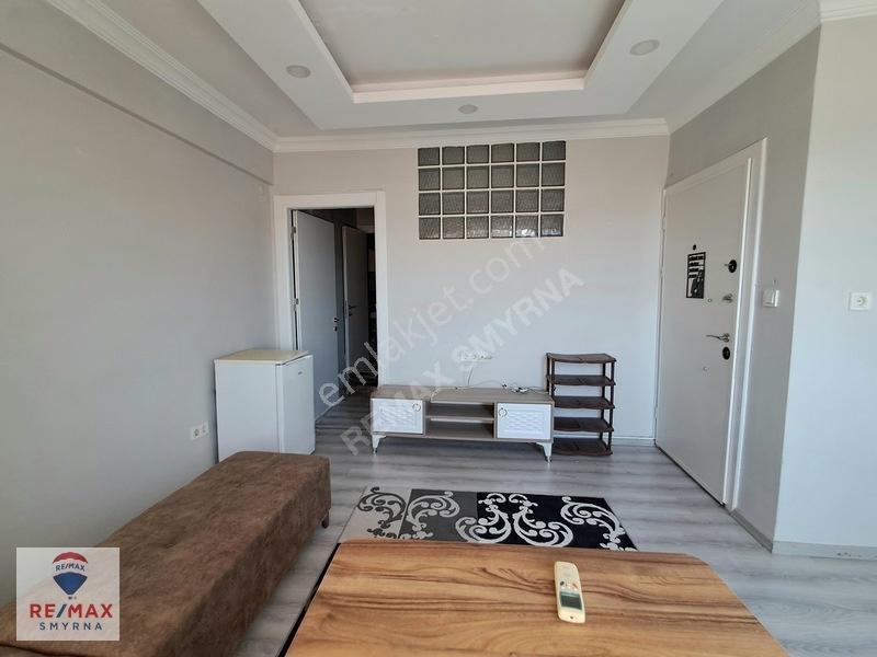 Remax Smyrna'dan Buca Şirinyer Merkez'de Satılık Eşyalı1+1 Daire — fotoğraf 5