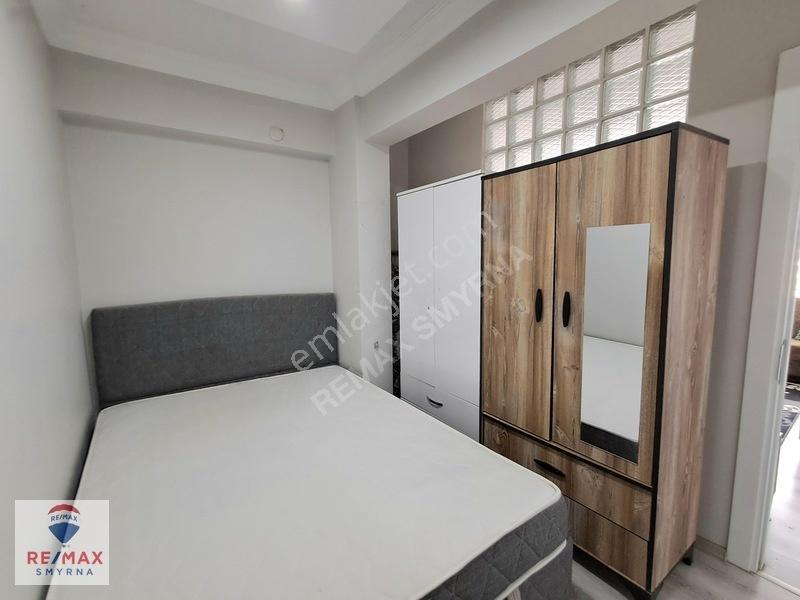 Remax Smyrna'dan Buca Şirinyer Merkez'de Satılık Eşyalı1+1 Daire — fotoğraf 8