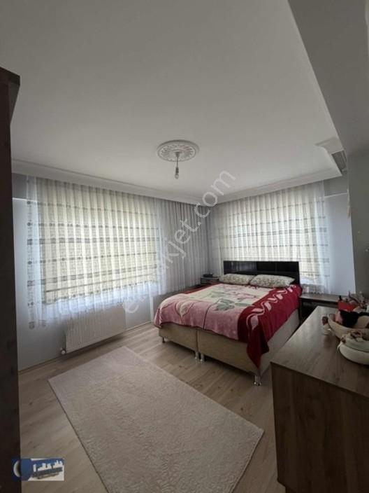 Sezer Emlkatan Fırsat — fotoğraf 9