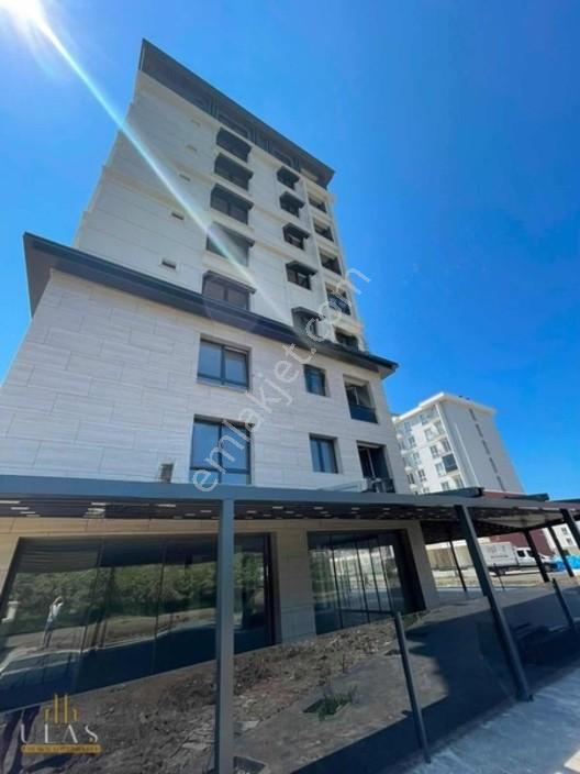 Ulaş Gayrimenkulden Şehir Vki Havuzlu Satılık 1+1 — fotoğraf 4