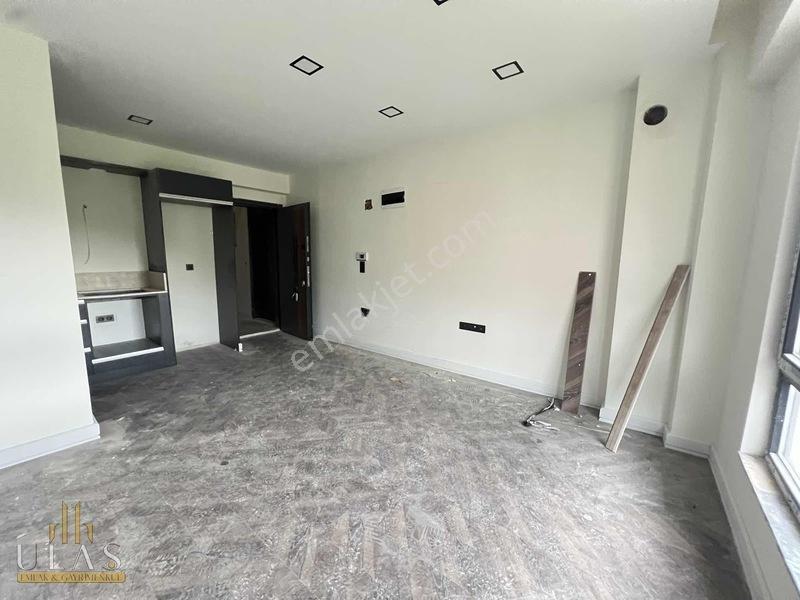 Ulaş Gayrimenkulden Şehir Vki Havuzlu Satılık 1+1 — fotoğraf 6