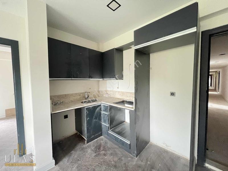 Ulaş Gayrimenkulden Şehir Vki Havuzlu Satılık 1+1 — fotoğraf 9