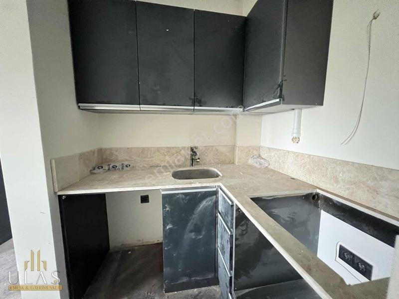 Ulaş Gayrimenkulden Şehir Vki Havuzlu Satılık 1+1 — fotoğraf 10