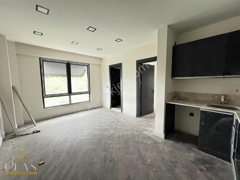 Ulaş Gayrimenkulden Şehir Vki Havuzlu Satılık 1+1 — fotoğraf 12
