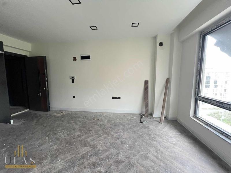 Ulaş Gayrimenkulden Şehir Vki Havuzlu Satılık 1+1 — fotoğraf 14
