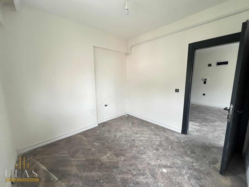 Ulaş Gayrimenkulden Şehir Vki Havuzlu Satılık 1+1 — fotoğraf 23