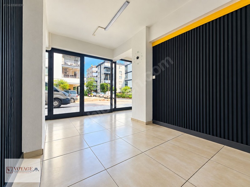 Özcans'dan Bayındır'da 140 M² Depolu Bölünebilir Dükkân — fotoğraf 7
