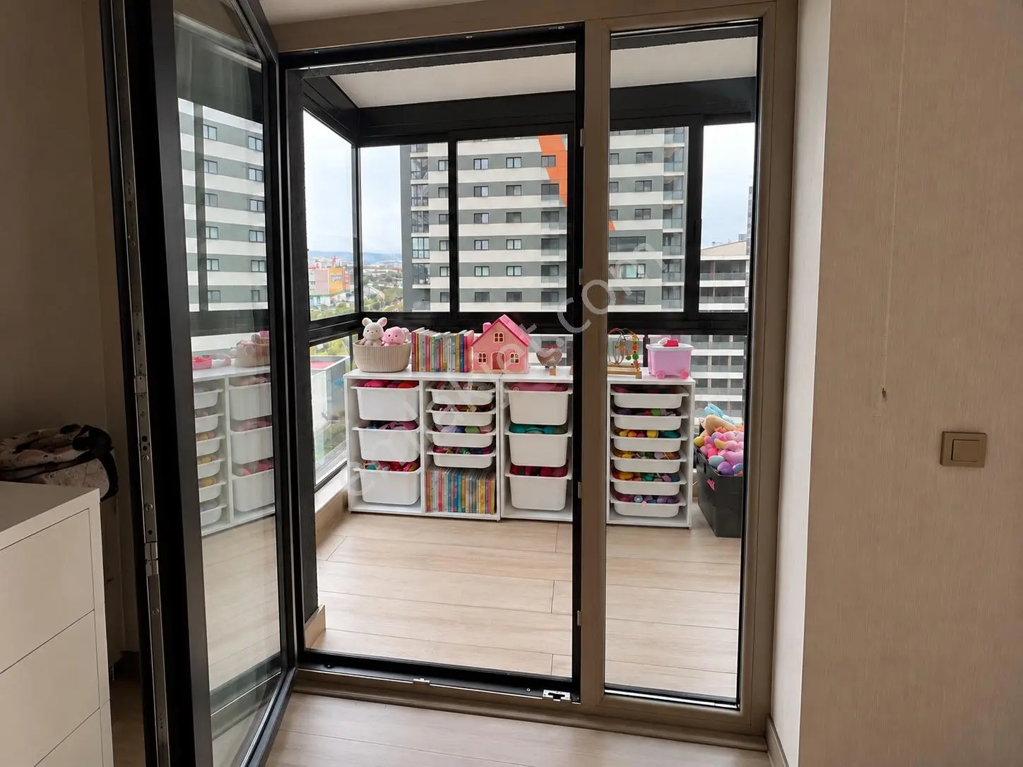 Akadia Modern Konutları 3+1 Kış Bahçeli Manzaralı Satılık Daire — fotoğraf 12