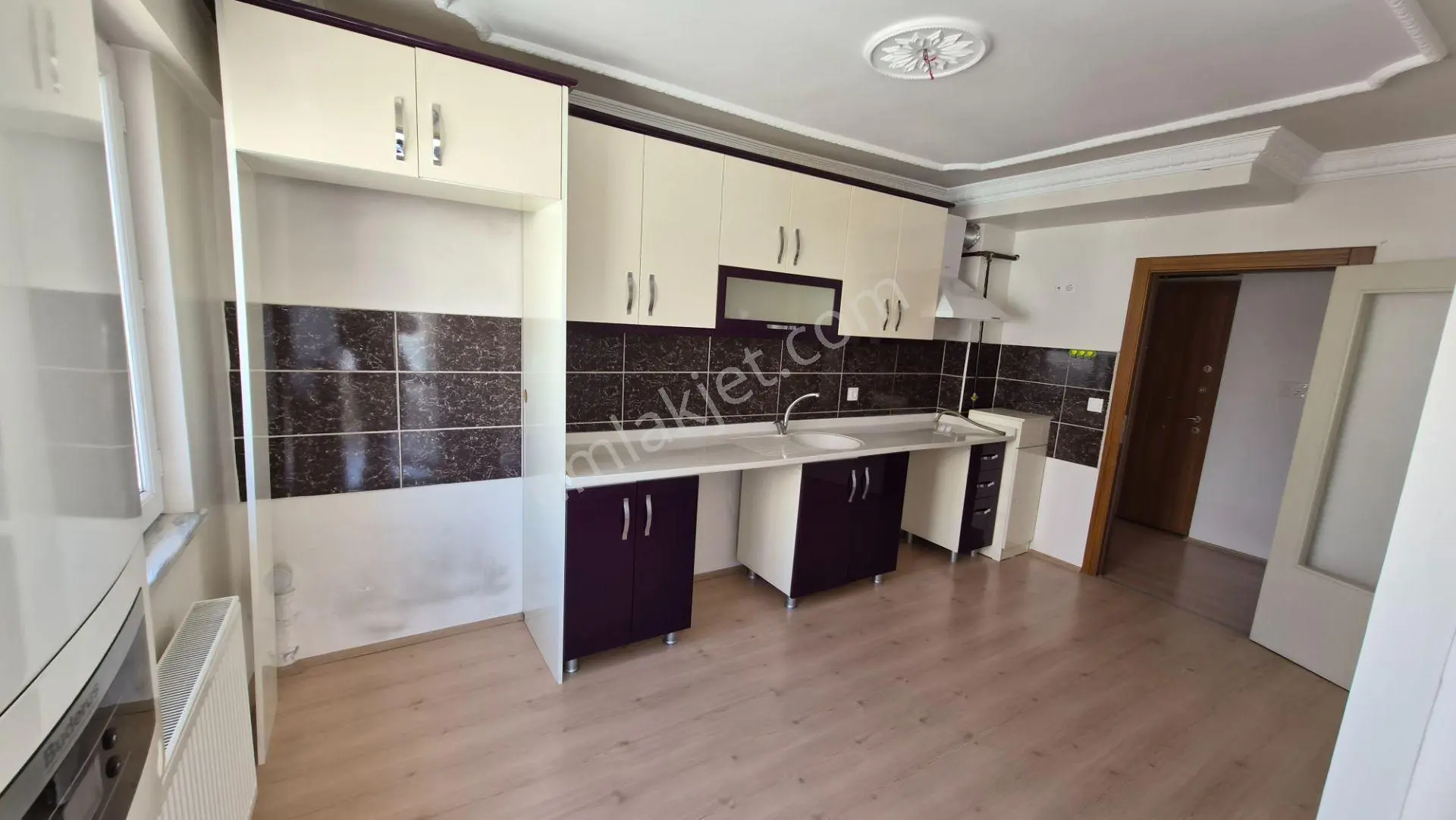 Saimekadaında 3. Katta Asansörlü 4+1 Dublex Satılık Daire — fotoğraf 6