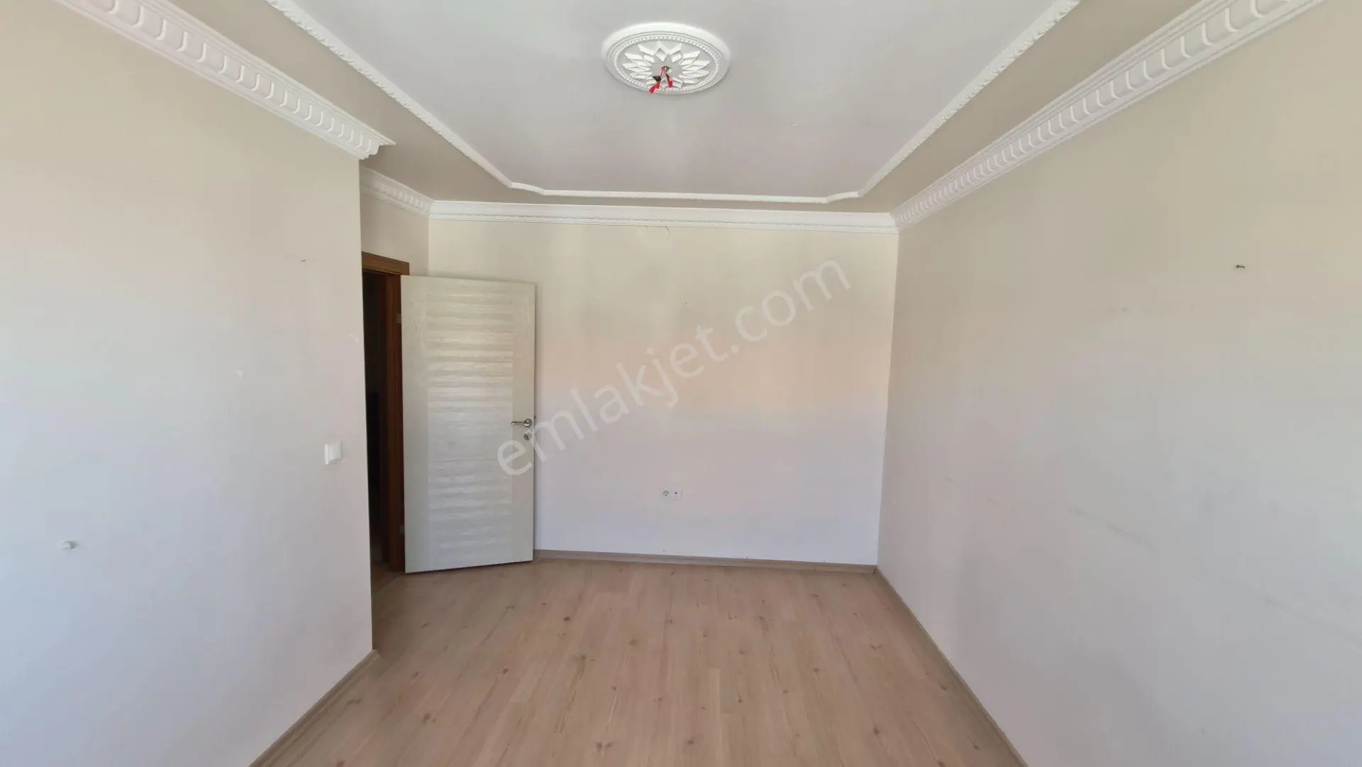 Saimekadaında 3. Katta Asansörlü 4+1 Dublex Satılık Daire — fotoğraf 10