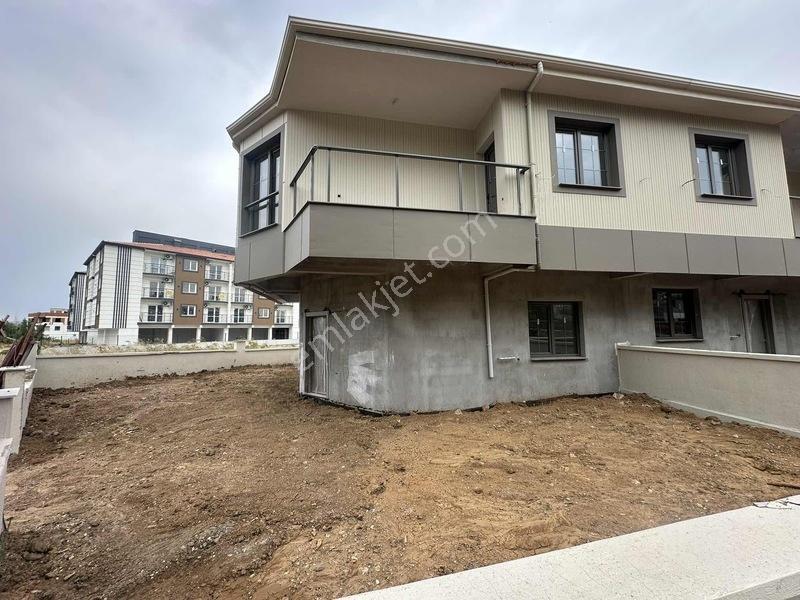 La Bella Mevkii Kendine Ait Bahçeli Garajlı Verandalı Müstakil — fotoğraf 6