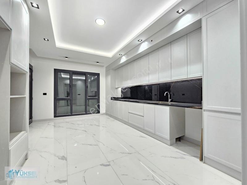 Yüksel'den Selçukbey De Site İçi E.banyolu G.odalı Lüks Daireler
