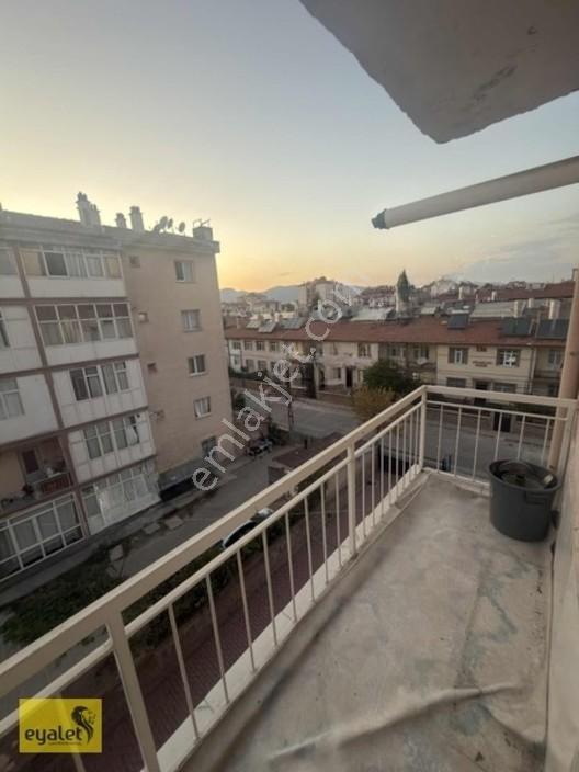 Malazgirt Mahallesinde 3+1 Satılık Daire — fotoğraf 8