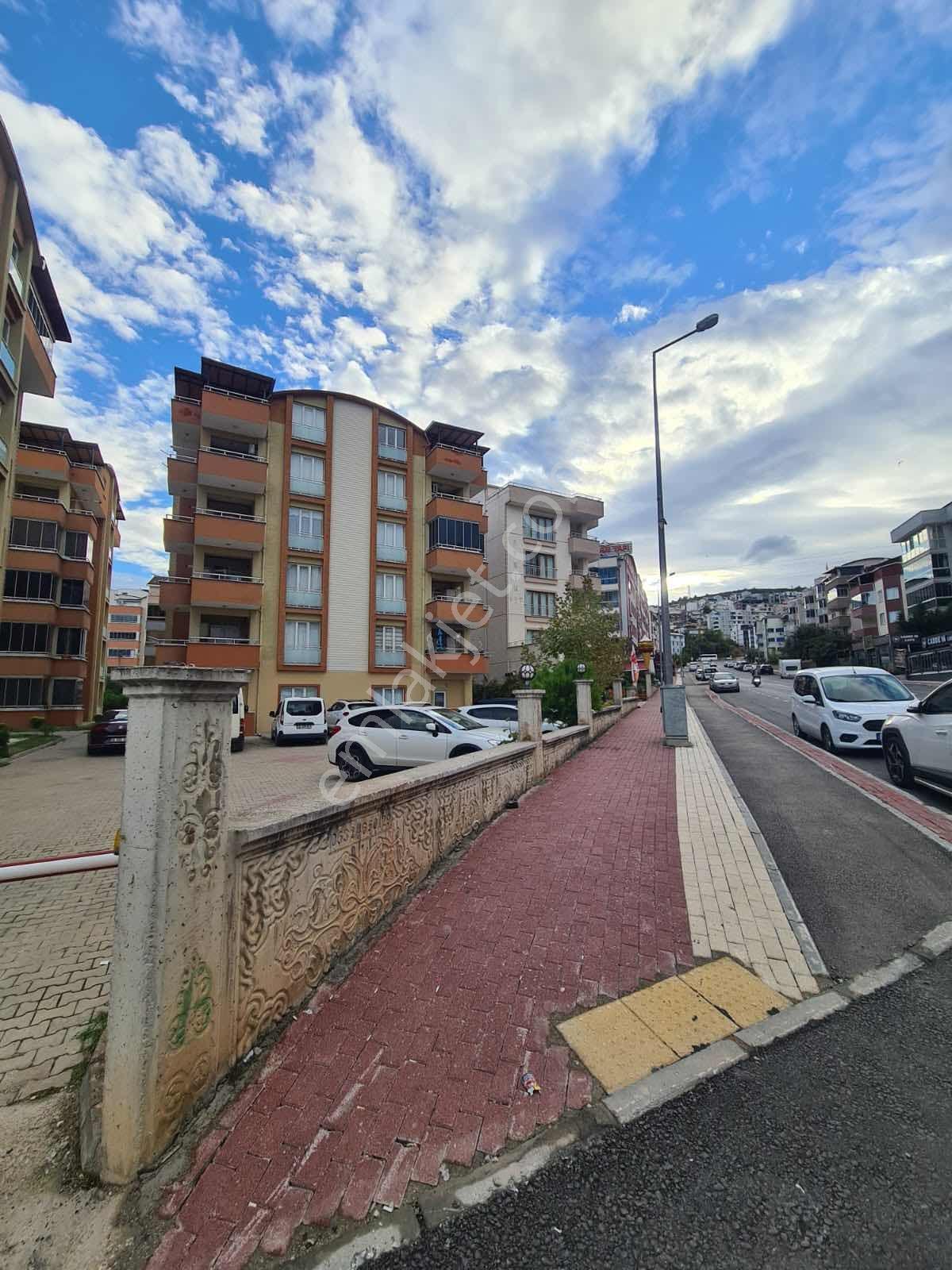Ulucan'dan Kestel'de Cadde Üstü Site İçi Satılık 3+1 Daire — fotoğraf 3