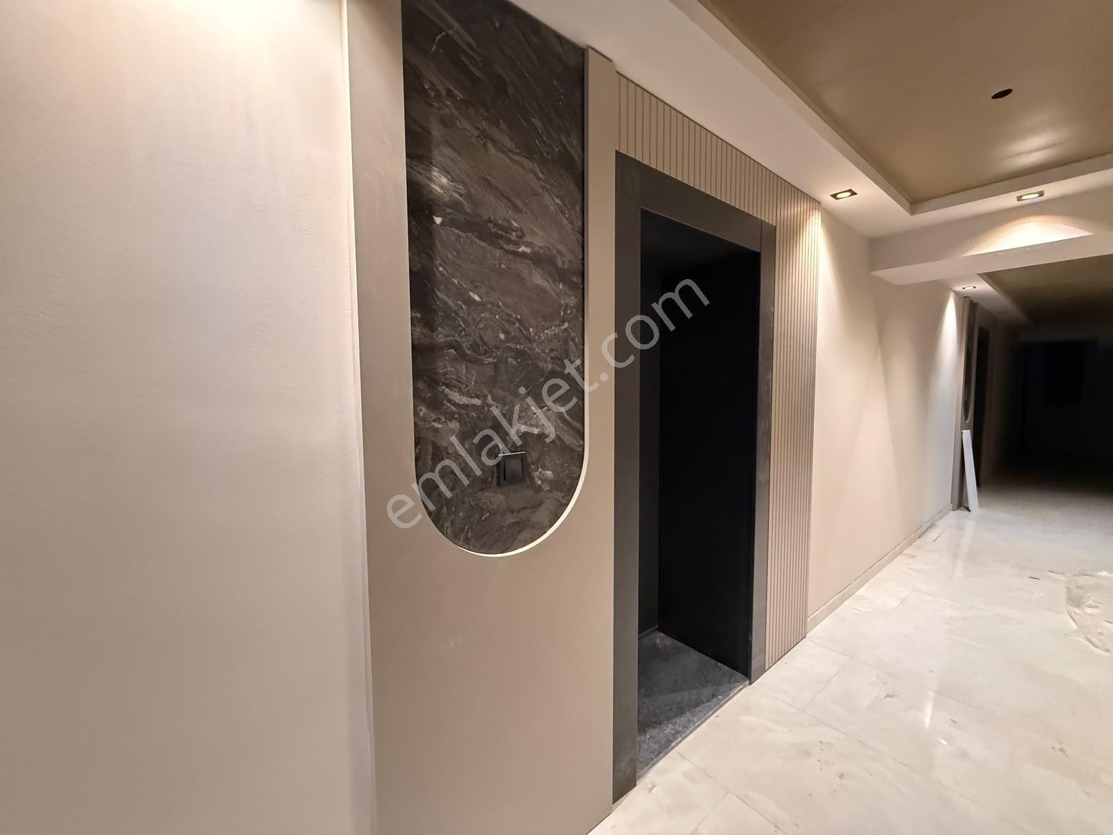 İnci Smyrna' Da Deniz Manzaralı Satılık 1+1 Daire — fotoğraf 3