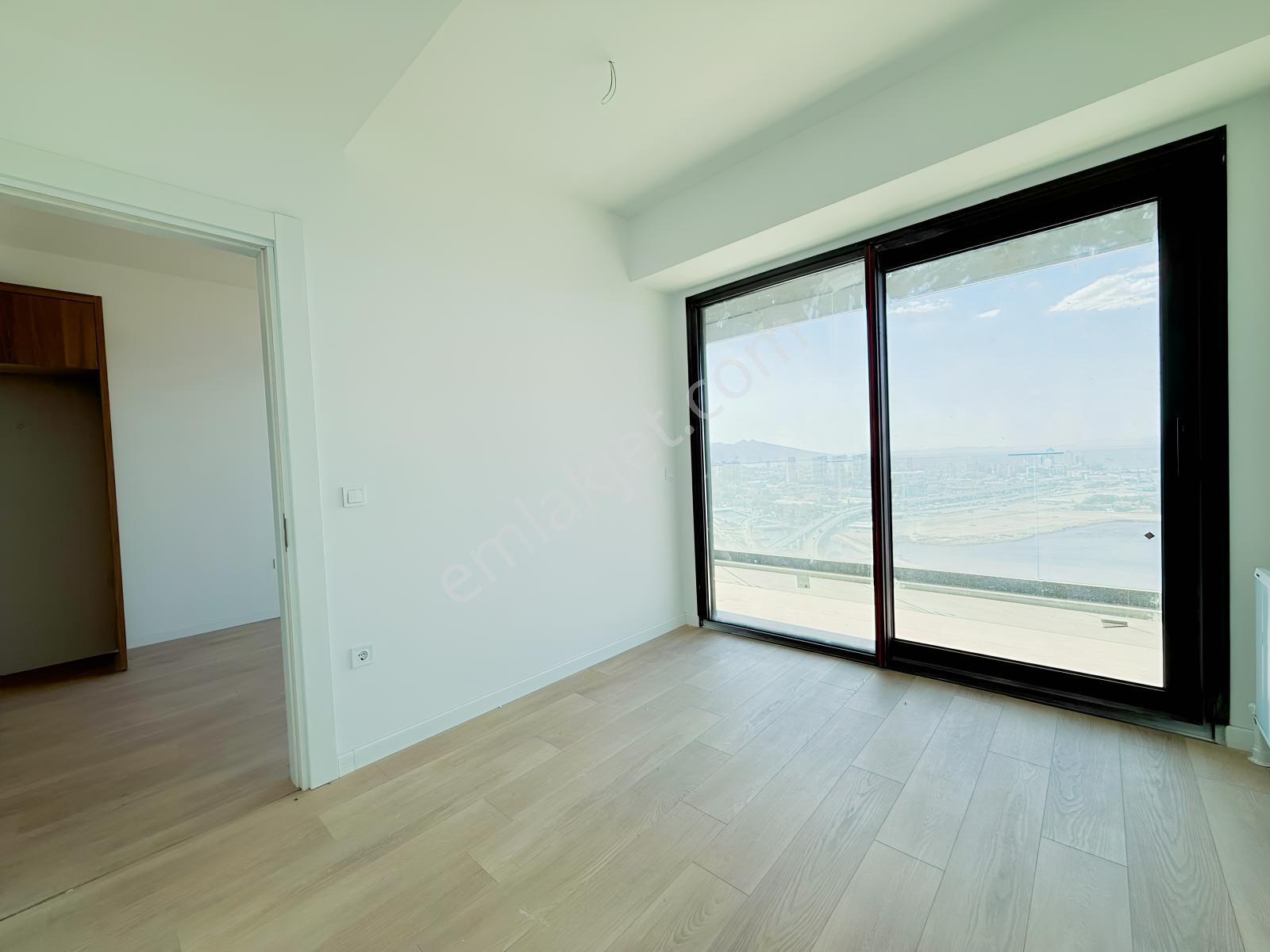 İnci Smyrna' Da Deniz Manzaralı Satılık 1+1 Daire — fotoğraf 8