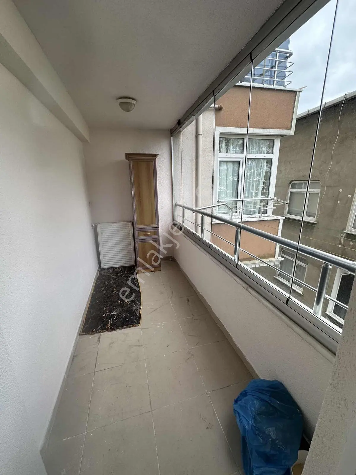 Özer Emlakdan Satılık İskanlı 2+1 Daire — fotoğraf 2