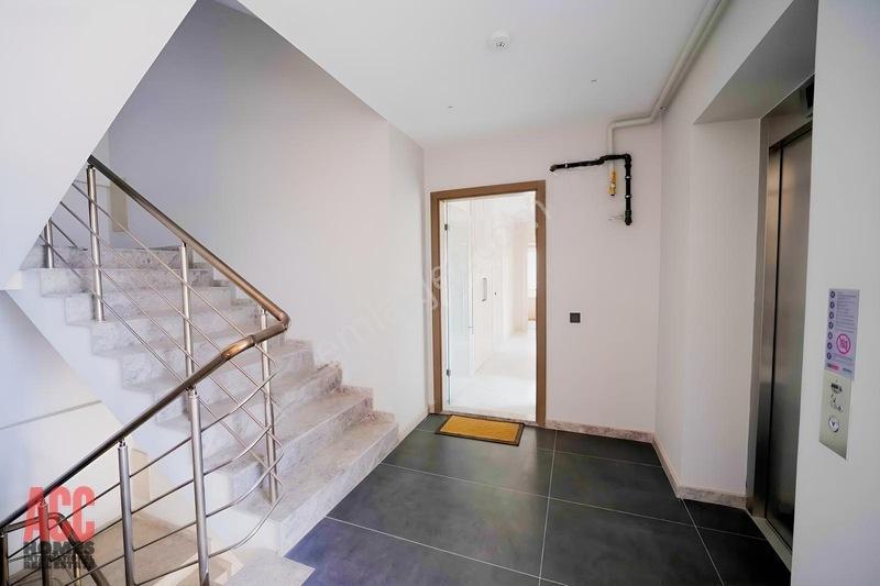 Acc Homes'tan Modern Tasarımlı Sitede Havuz Katı Ters Dublex — fotoğraf 8