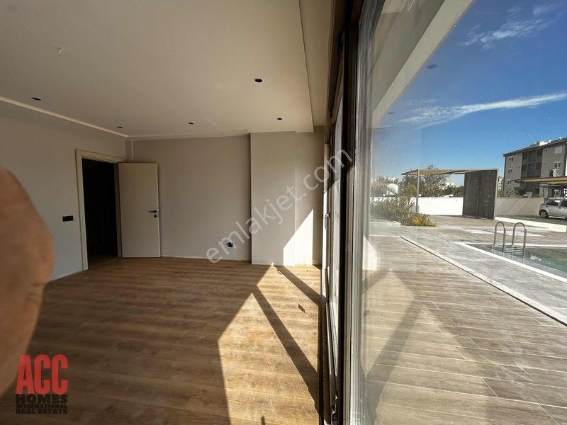 Acc Homes'tan Modern Tasarımlı Sitede Havuz Katı Ters Dublex — fotoğraf 12