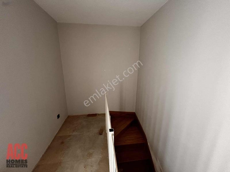 Acc Homes'tan Modern Tasarımlı Sitede Havuz Katı Ters Dublex — fotoğraf 24